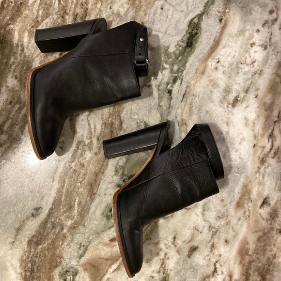 Vince High Heeled Sling back Mule Shoe with Ankle Strap - Picture 2 of 6